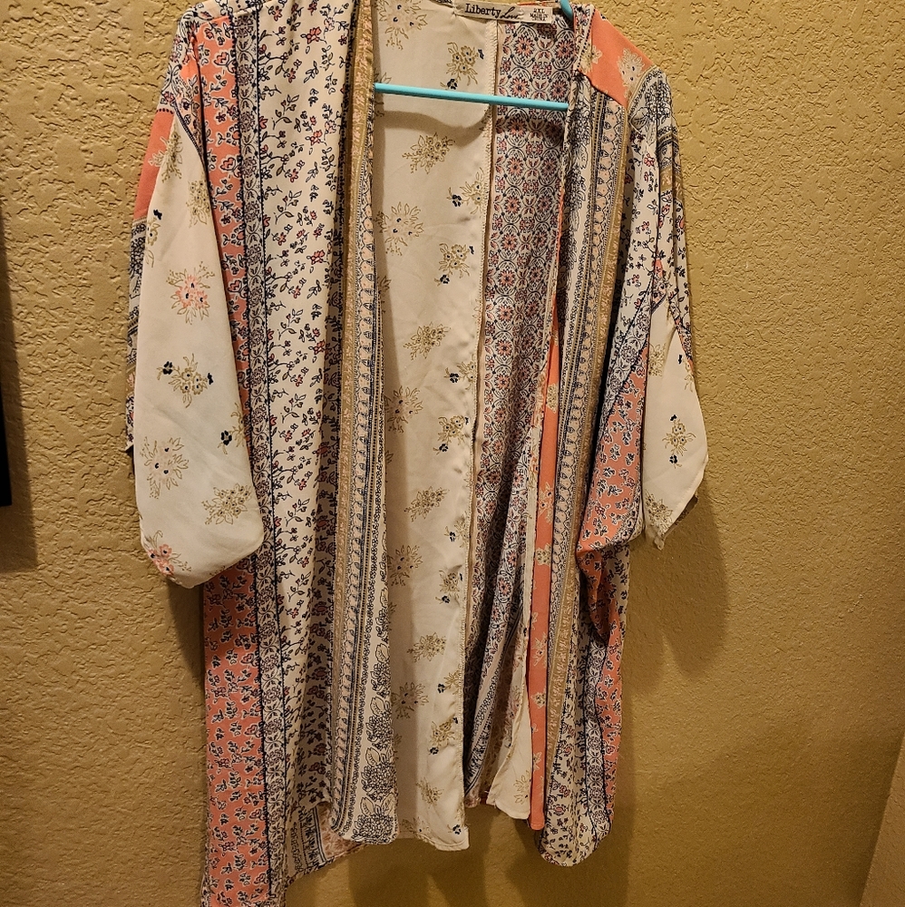 Floral kimono top